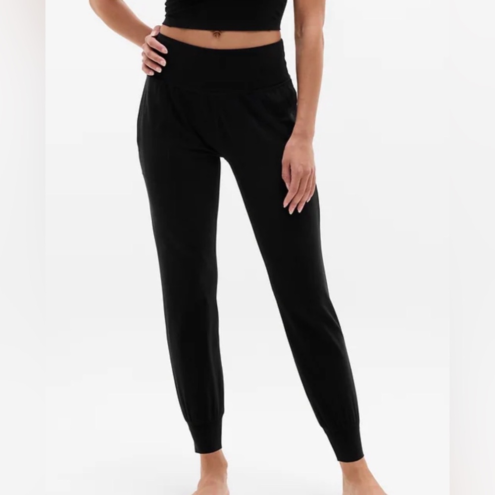 Athleta salutation high rise jogger